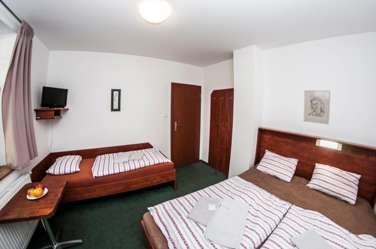 Svycarska Bouda Hotel Spindleruv Mlyn Bagian luar foto