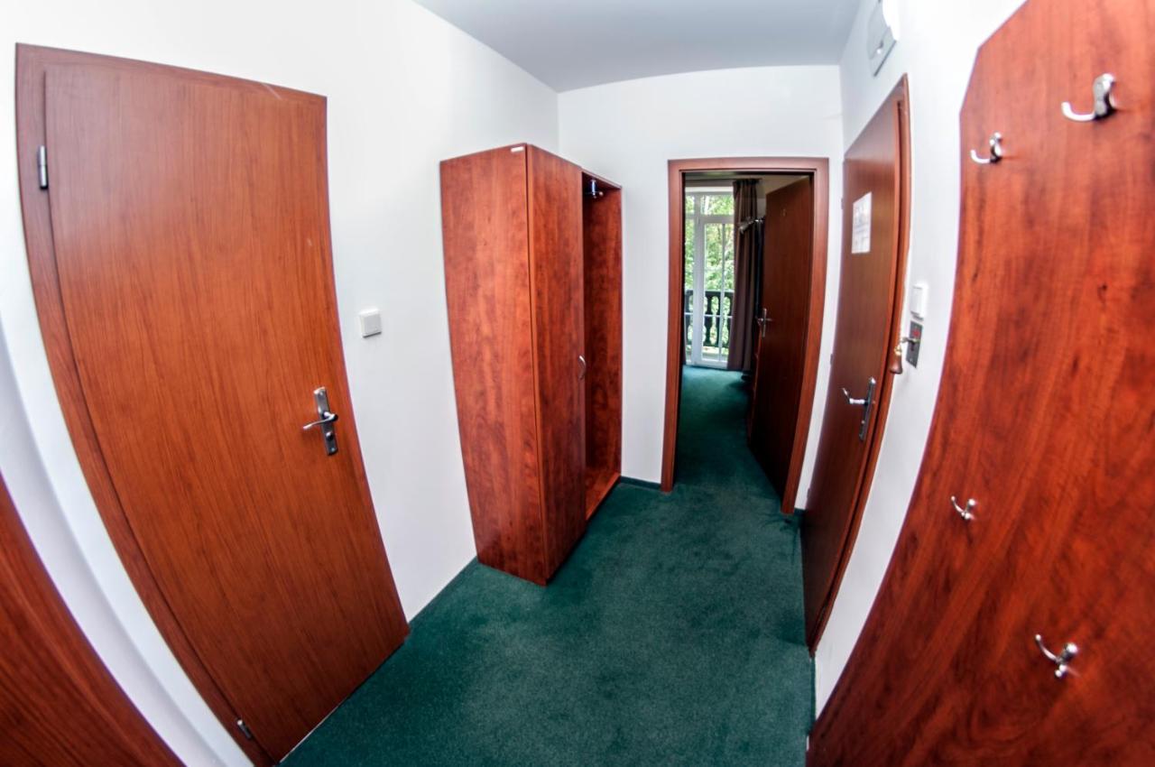 Svycarska Bouda Hotel Spindleruv Mlyn Bagian luar foto