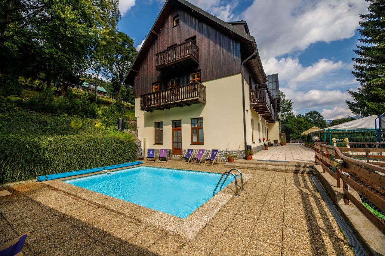 Svycarska Bouda Hotel Spindleruv Mlyn Bagian luar foto