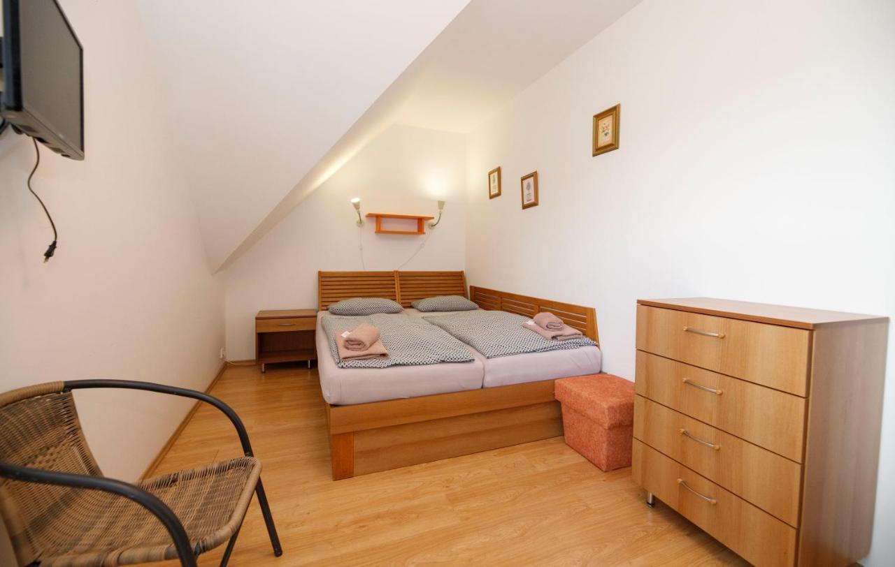 Svycarska Bouda Hotel Spindleruv Mlyn Bagian luar foto