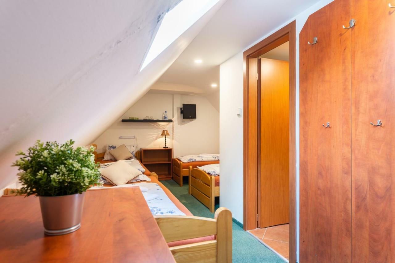 Svycarska Bouda Hotel Spindleruv Mlyn Bagian luar foto